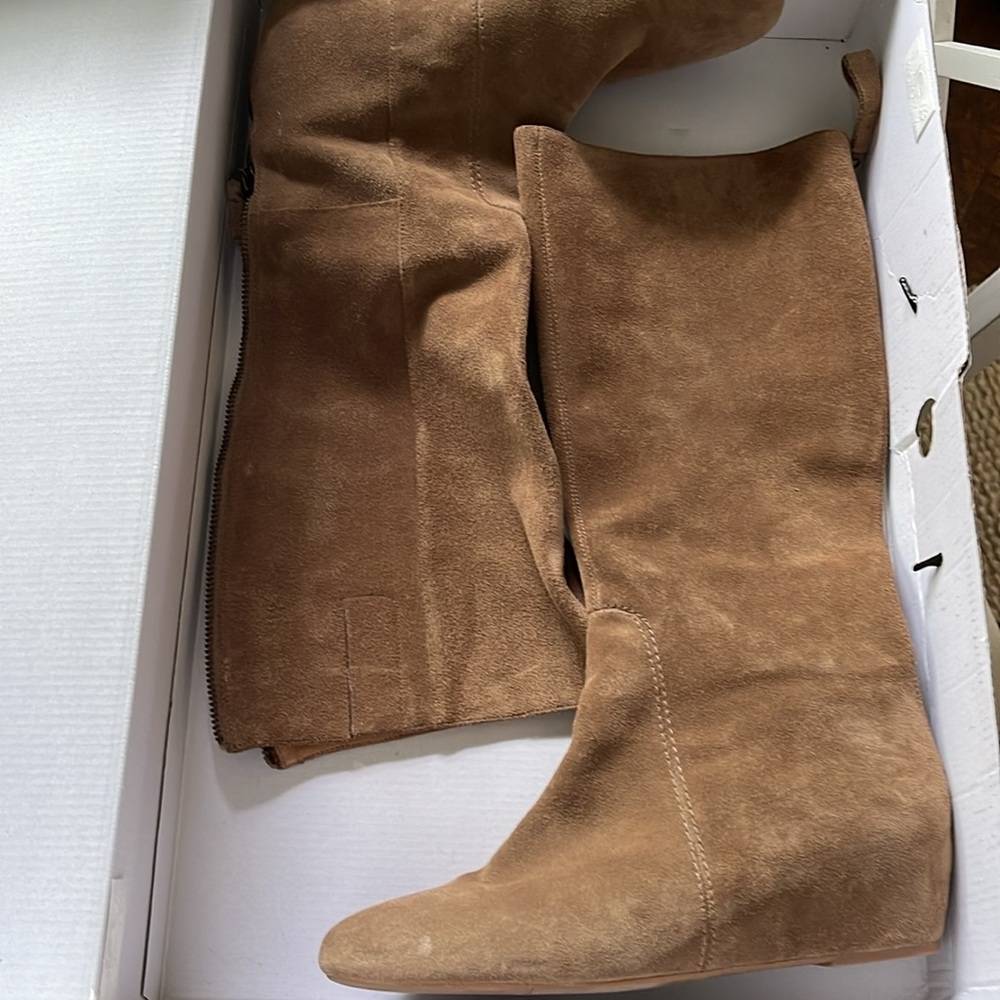 Suede boots